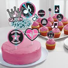 Internet Famous - Picks 12pc